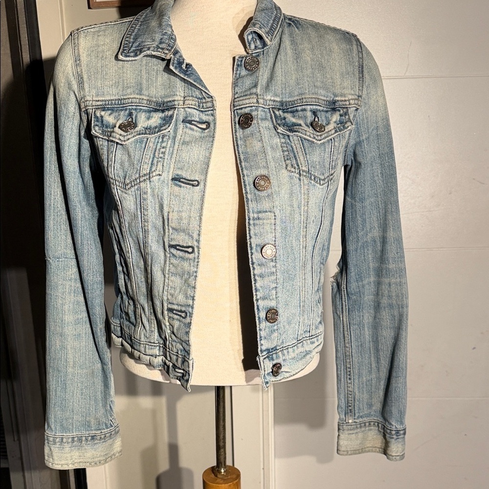 Women's Light Blue Classic Denim Jacket
